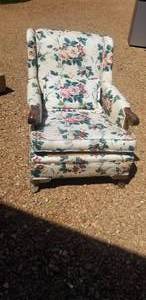 lot 215 image: Pretty Floral Chair