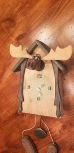 lot 111 image: Fun Moose Clock- NEW IN BOX