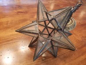 lot 156 image: Beautiful Geometric Light Fixture