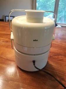 lot 155 image: Braun Electric Juicer