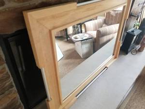 lot 23 image: Vibrant Contemporary Mirror by Franklin Home