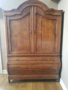 lot 3 image: Fantastic Antique Linen Press Armoire Cabinet