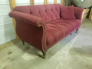 lot 139 image: Safavieh Tufted Rolled Arm Sofa