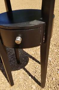 lot 130 image: Pair of Circular Side Tables