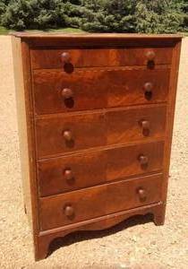 lot 136 image: Crotch Mahogany 5 Drawer Dresser