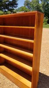 lot 150 image: Tall Pine 5 Shelf Bookcase