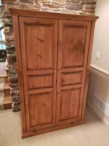 lot 9 image: Rustic Pine Entertainment Cabinet