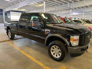 lot 11 image: 2008 Ford F-350 FX4 4x4 Crew Cab