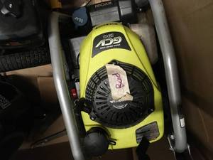 lot 1 image: GAYLORD FULL OF OUTDOOR LAWN TOOLS FOR PARTS CUSTOMER RETURNS SEE PICS