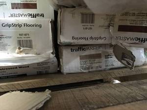 lot 8 image: MIXED PALLET OF ASSORTED FLOORING CUSTOMER RETURNS SEE PICS