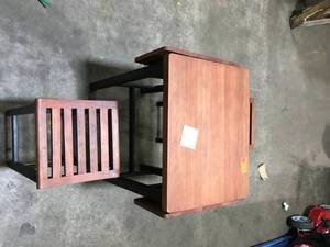 lot 38 image: PALLET WITH ASSORTED CHAIR AND TABLE CUSTOMER RETURNS SEE PICS