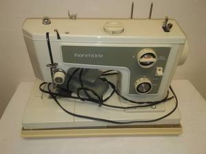lot 18 image: Sears Kenmore Sewing Machine