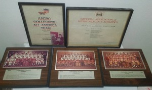 lot 28 image: Concordia College Hockey Photos  Team photos 1970s