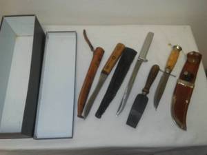 lot 75 image: 3 hunting fishing knives, stone & box. Marttiini