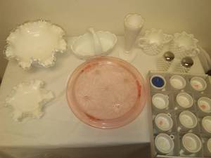 lot 144 image: Vintage Fenton, Silvercrest and Westmoreland and more.