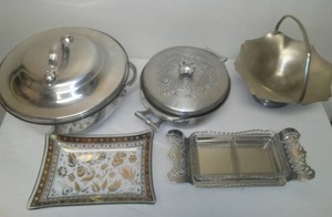 lot 145 image: Vintage Pyrex bowls with aluminum holders and more.