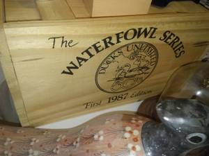 lot 148 image: Misc. Home decor, wood box & boat.