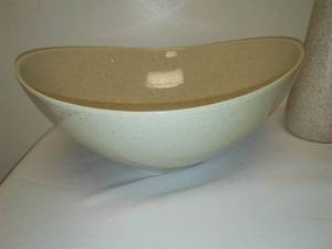 lot 187 image: Bowl & Vase, Possible Red Wing,