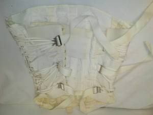lot 191 image: Corset - vintage.