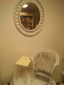 lot 206 image: Wicker chair, mirror & wood table. child size chair.