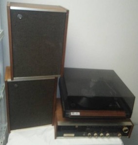 lot 178 image: Vintage Stereo BSR 35CS turntable, Decca integrated receiver