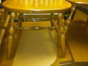 lot 179 image: Ethan Allen Dining Room Set.