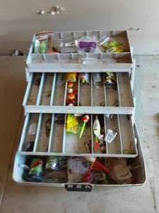 lot 9 image: Tackle Box With Assorted Tackle