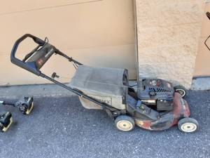 lot 12 image: Toro 6 Hp. Self Propelled Recycler Mower With Bag (Runs)