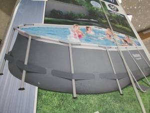 lot 24 image: Bestway Power Steel 14 x8 ft Oval P...