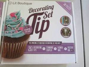 lot 47 image: 2- Lit Boutique 30 pc Decorating Ti...