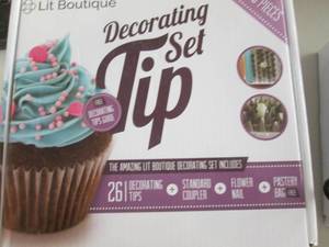 lot 48 image: 2- Lit Boutique 30 pc Decorating Ti...