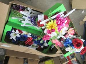 lot 57 image: Box of Assorted Memorial Day Flower...