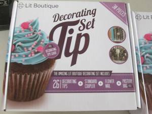 lot 62 image: 2- Lit Boutique 30 pc Decorating Ti...