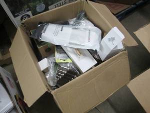 lot 70 image: Box of Misc Returned Items...