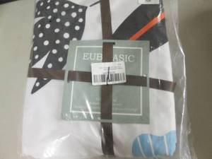 lot 77 image: Full Duvet Cover and Pillowcases...