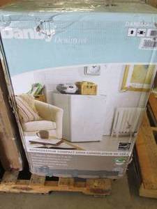 lot 120 image: Danby Designer 4.4 Cubic Feet Compa...