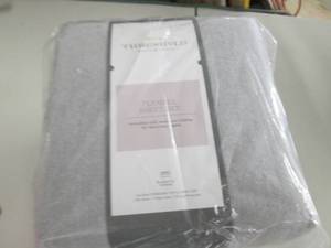 lot 149 image: Threshold King Flannel Sheet Set in...