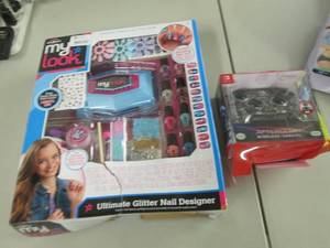 lot 183 image: Wireless Deluxe Controller, Glitter...