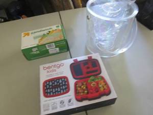 lot 202 image: Bentgo Lunchbox, Sandwich Bags, Ice...
