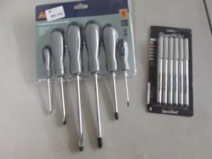 lot 260 image: Screwdriver Set, Marker Set...