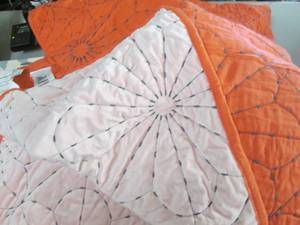 lot 263 image: Pillowfort 66x88 inch Velvet Stitch...