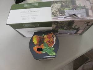 lot 277 image: 3 Wick Candle, Lettuce Grow Kit...