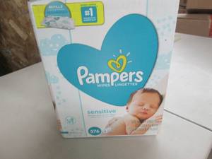 lot 279 image: Case of Pampers Wipes 576 ct...