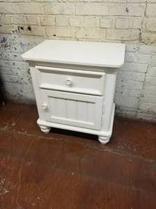 lot 48 image: Cute Pottery Barn White Bedside Table
