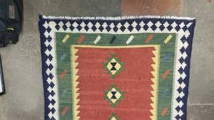 lot 22 image: Kilim Hand Woven Rug 50 x 76 Inches