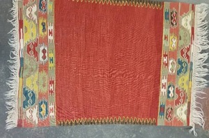 lot 21 image: Kilim Hand Woven Rug 38.5 X 53.5 Inches