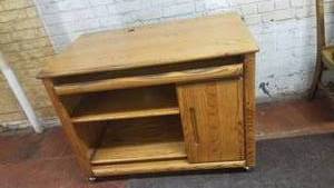 lot 121 image: Sturdy Oak Office Desk