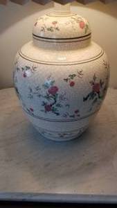 lot 139 image: Ceramic Ginger Jar Floral Table Lamp