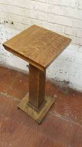 lot 52 image: Arts and Crafts Tiger Oak Plant Stand Pedestal