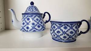 lot 125 image: Tea for 1 plus 5 teacups